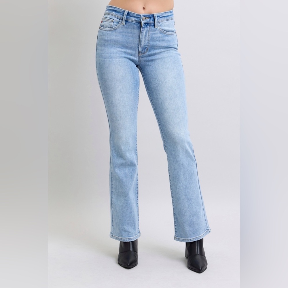 Judy Blue Mid Rise Thermal Bootcut Jeans🆕
